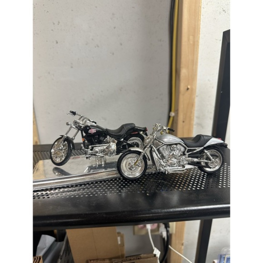 Lot of‎ 2 Maisto Harley-Davidson bikes FXSTB Night Train (1999)